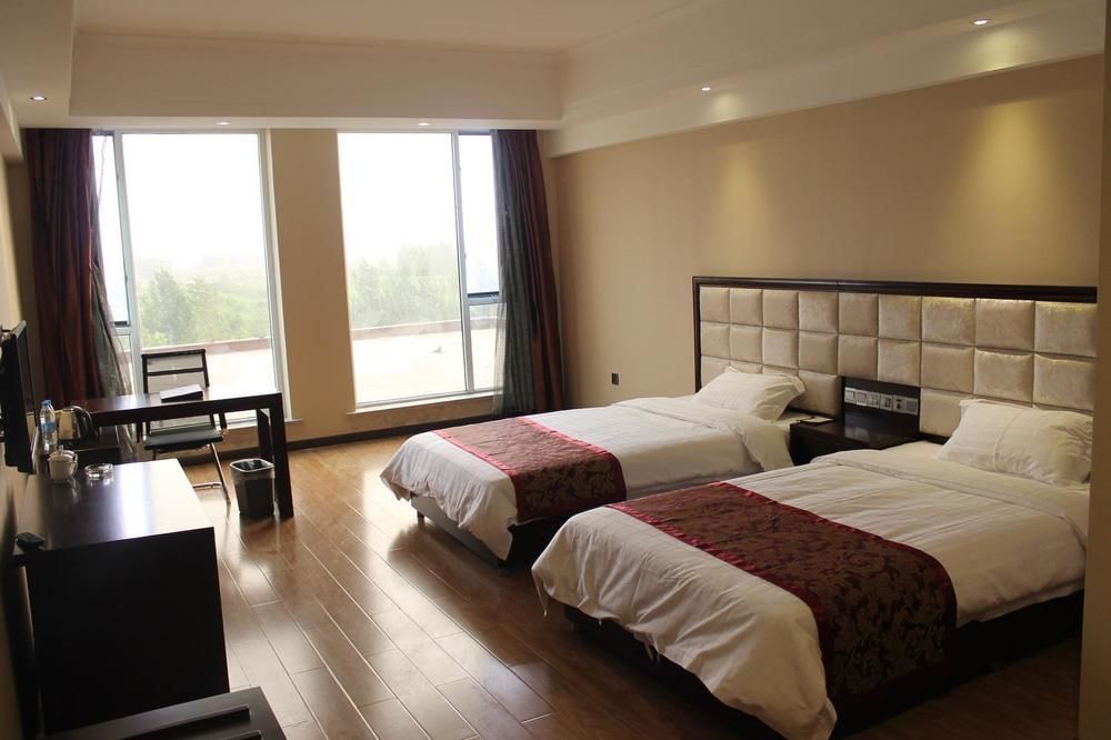 Weishi International Hotel Qing Zhou Exteriér fotografie