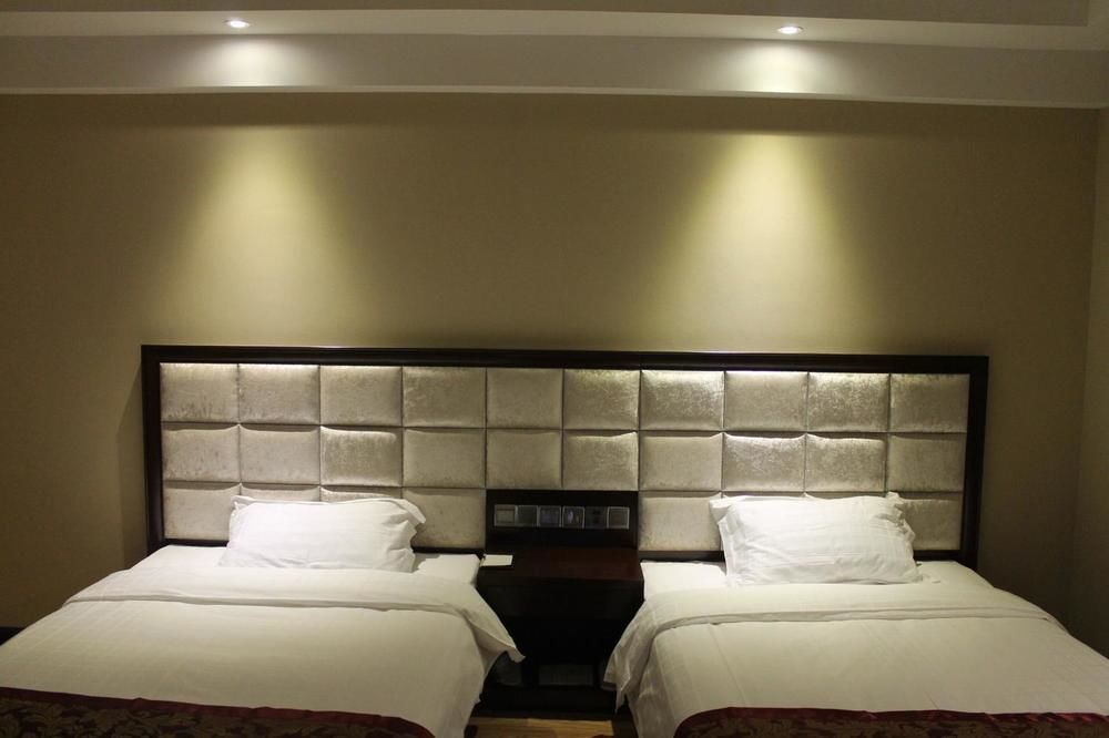 Weishi International Hotel Qing Zhou Exteriér fotografie