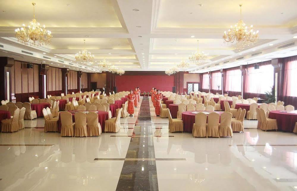 Weishi International Hotel Qing Zhou Exteriér fotografie